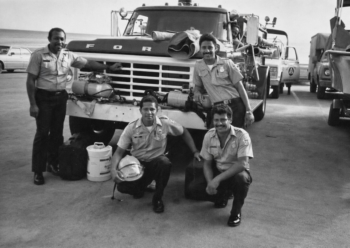 Culebra firefighters: Don Ernesto Garay, Fernand Amaro, Germán Amaro, Basilio Gracianni and Carlos Feliciano on the truck.