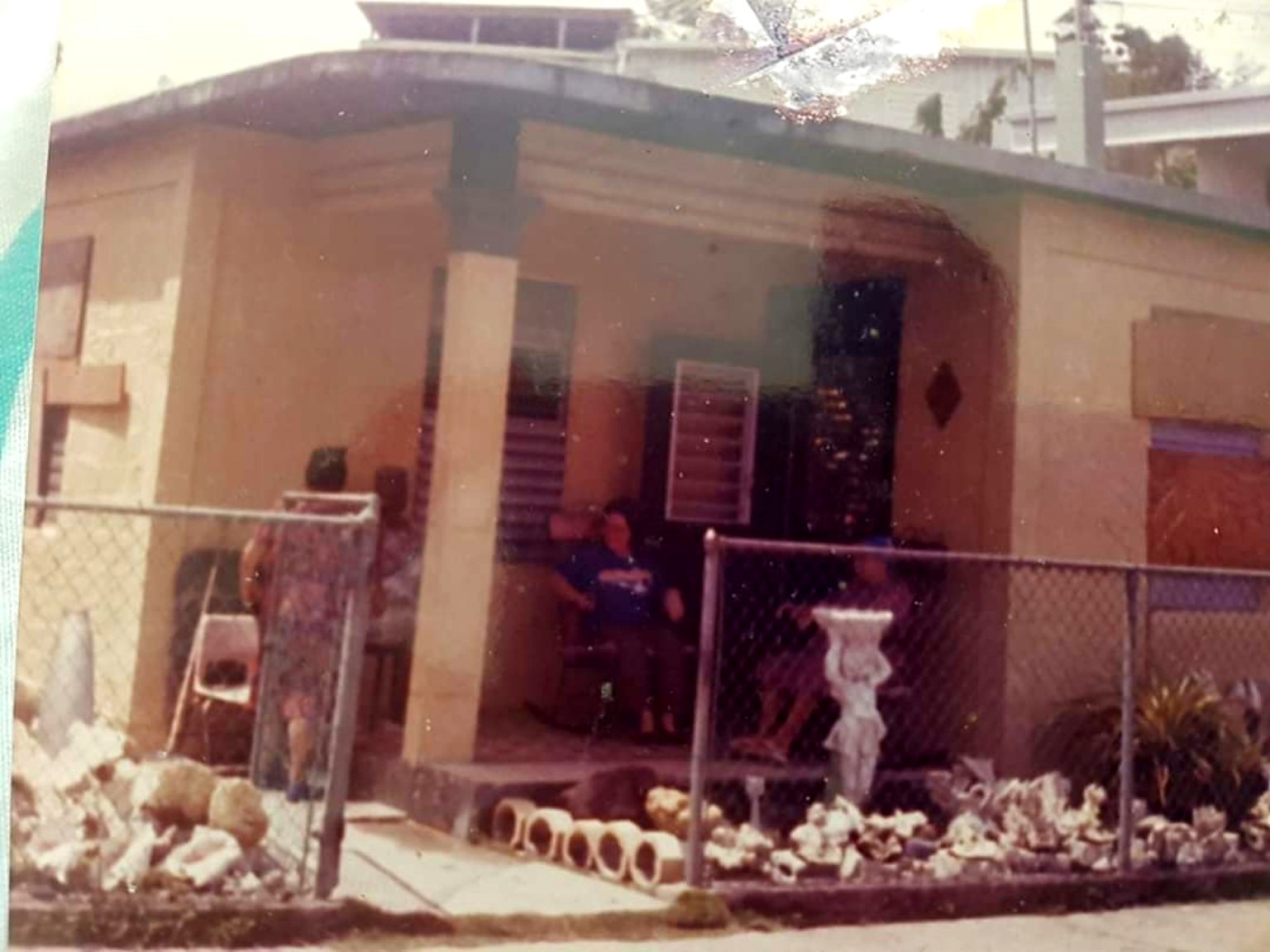 Garden of corals, turtles and other marine objects of doña Carlota (Cató) Márquez.