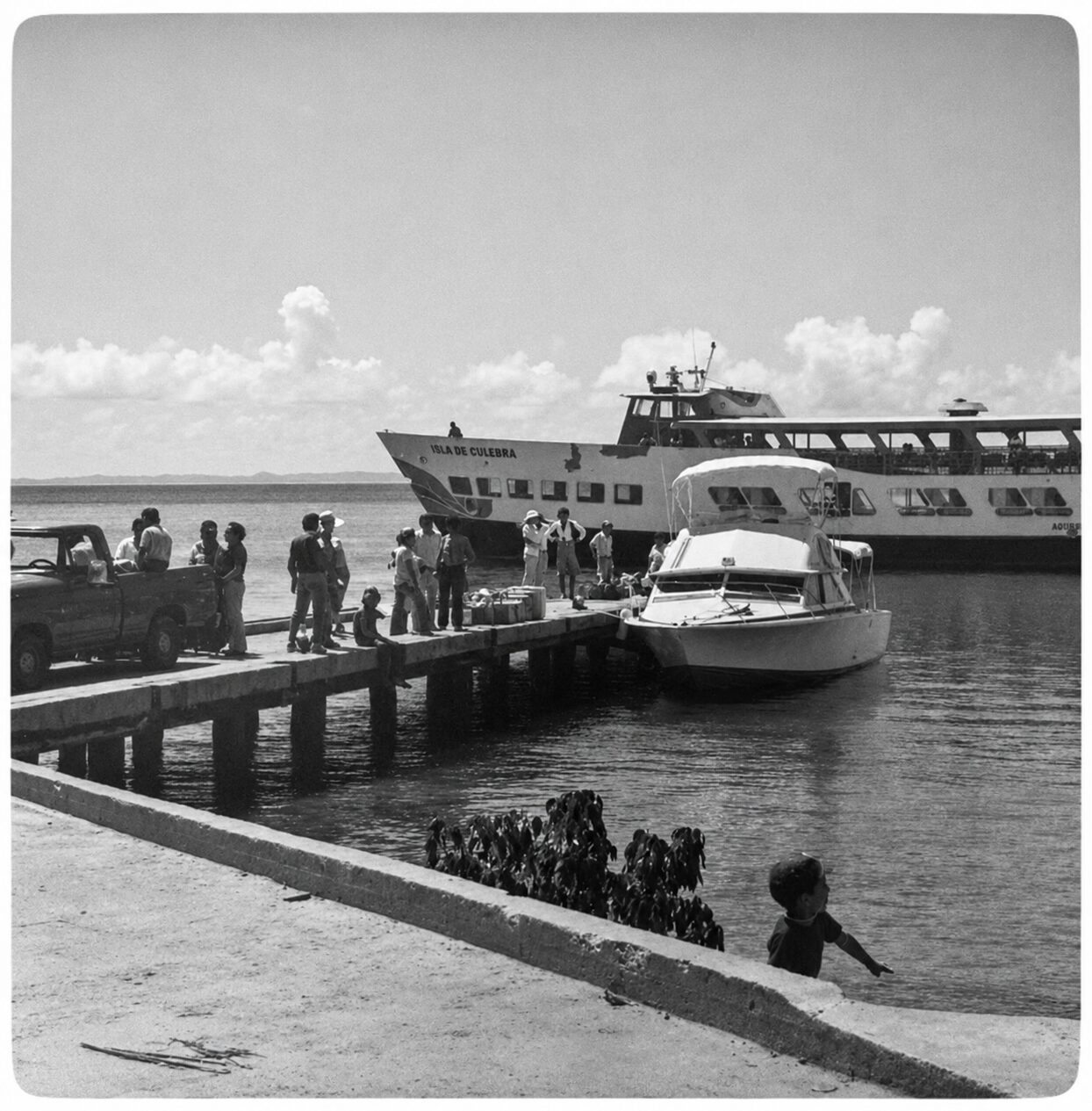 The old pier and the Isla de Culebra boat
