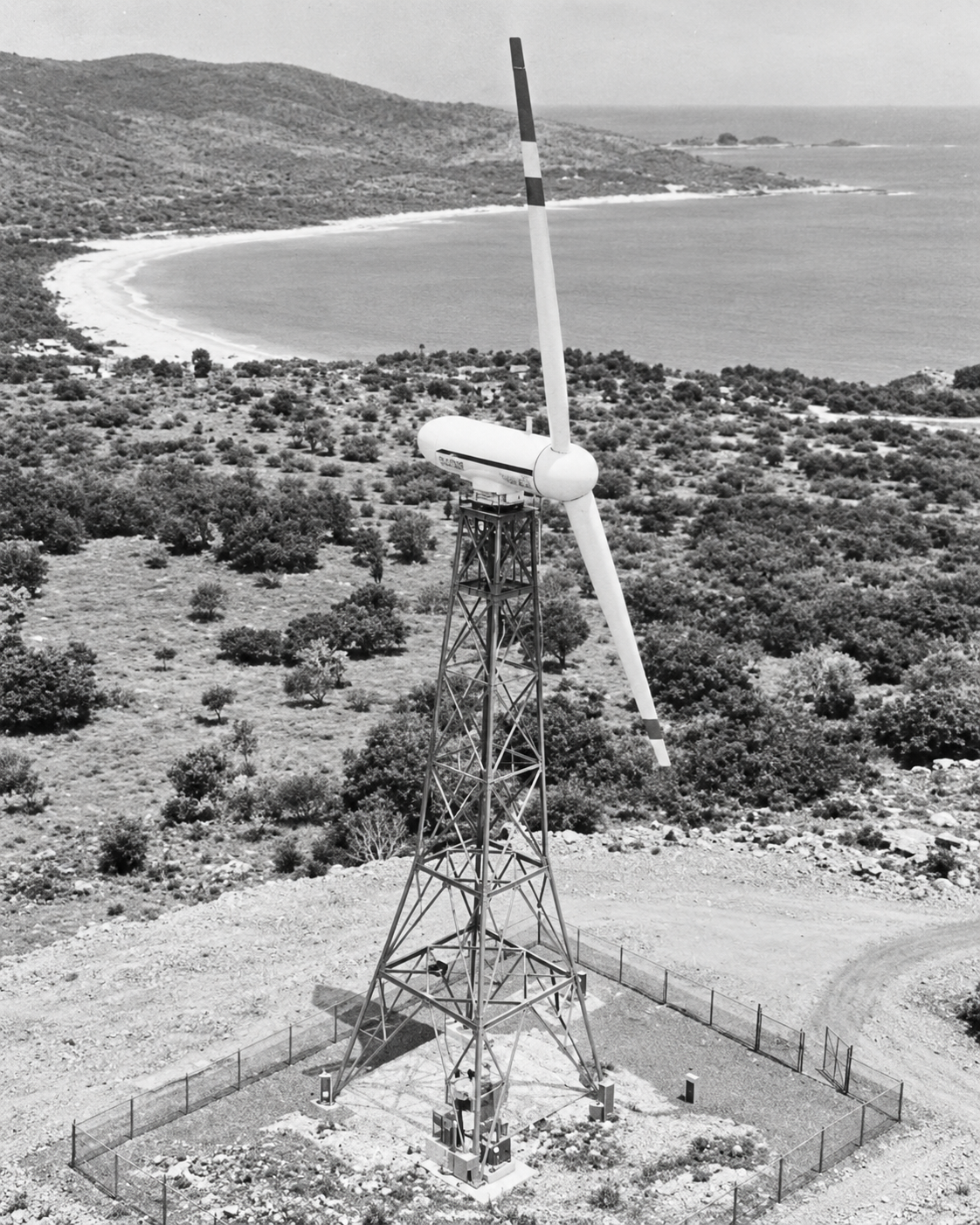 Photograph of Culebra's former wind generator, taken in 1978. Eng. Víctor González Álvarez (Q.E.P.D.) served as project manager for the Electric Power Authority (AEE).