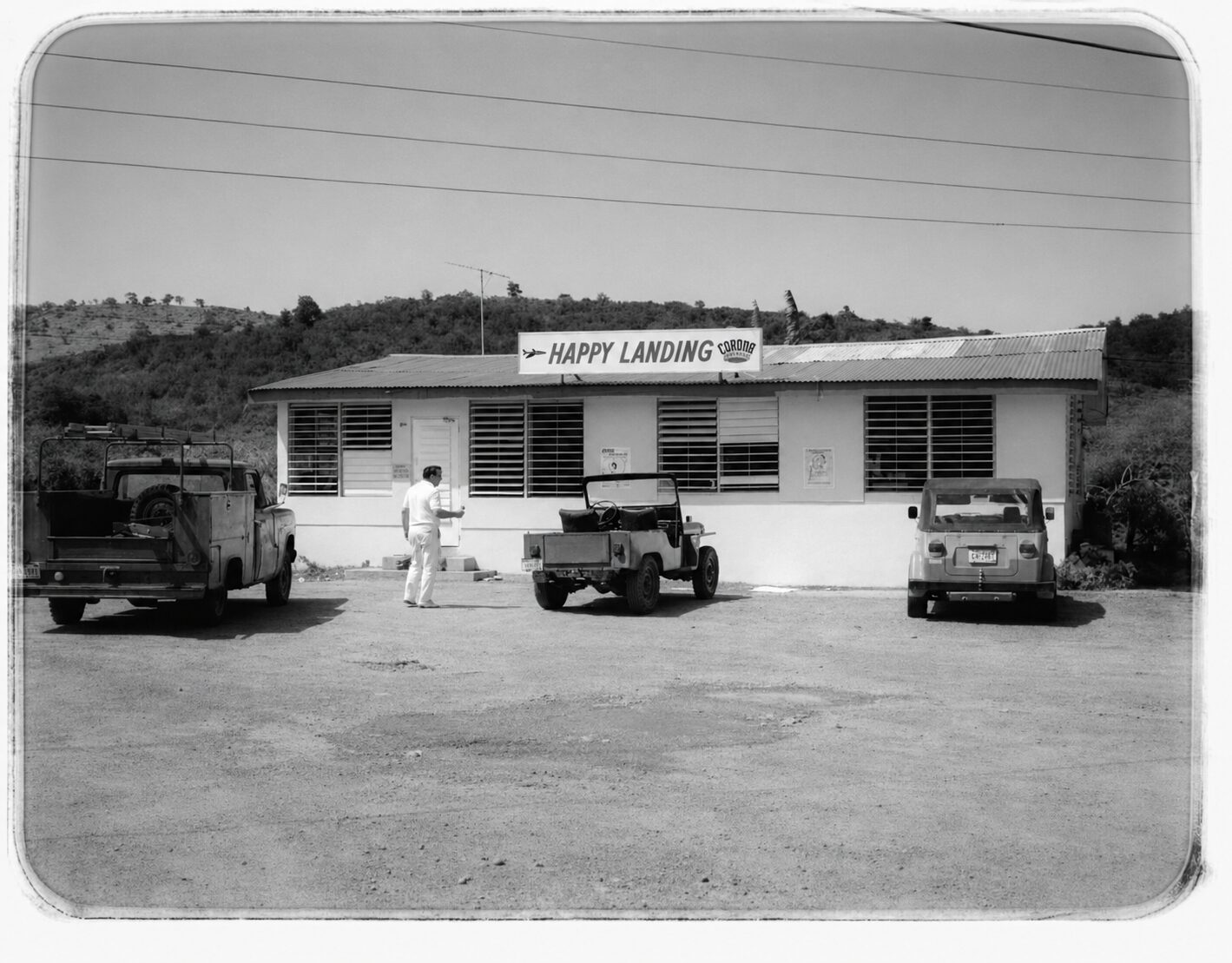 Happy Landing Bar and Rest.
