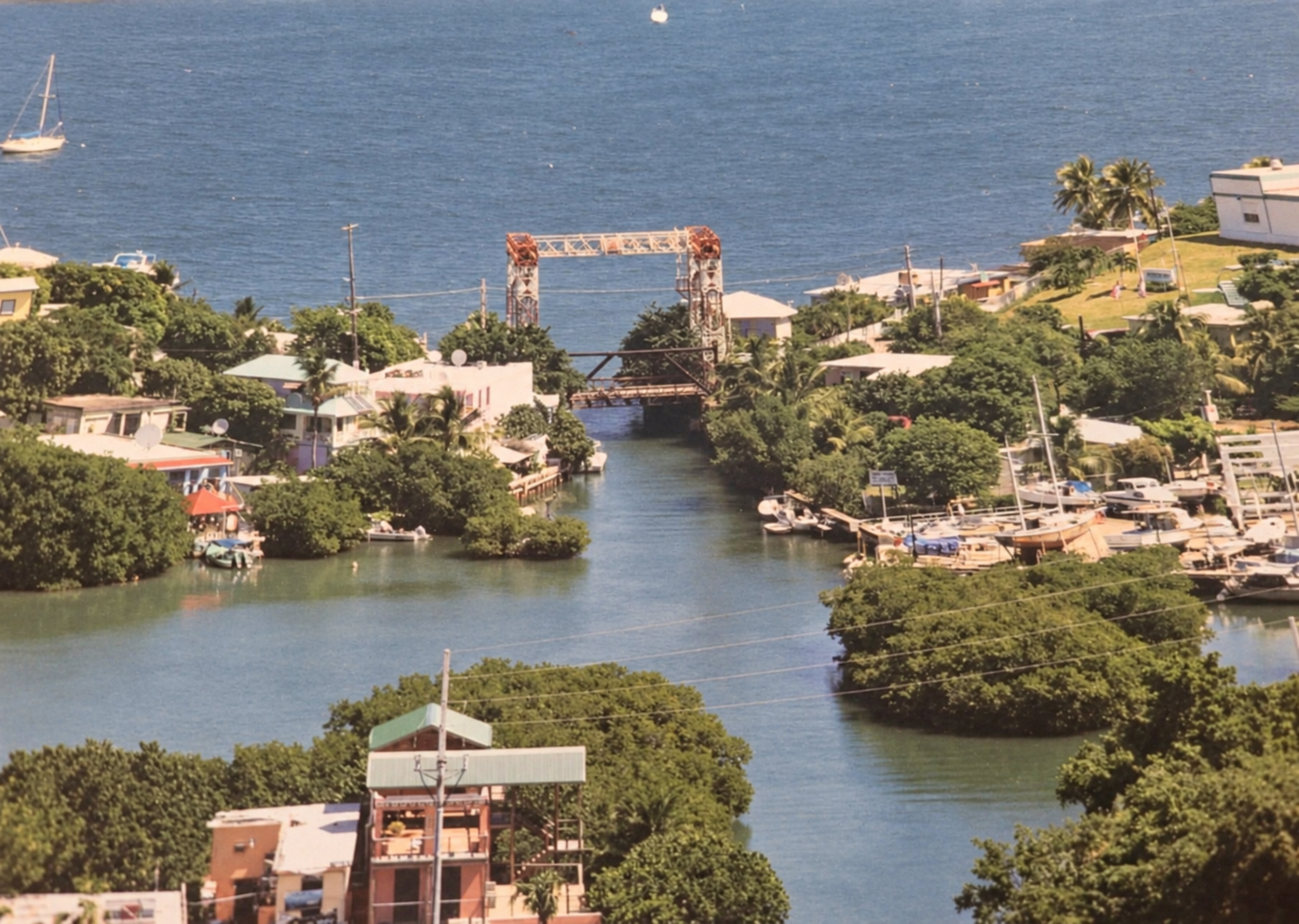 Aerial view of Laguna Lobina and the drawbridge.